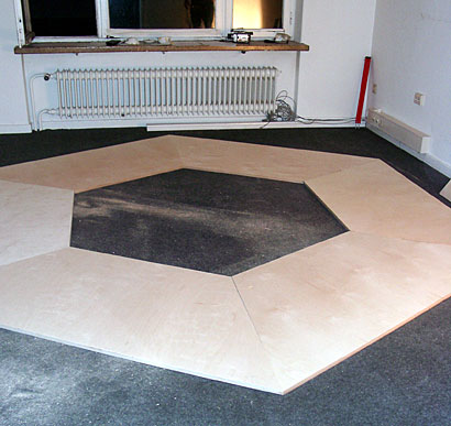 Deckplatten der äußeren Podeste